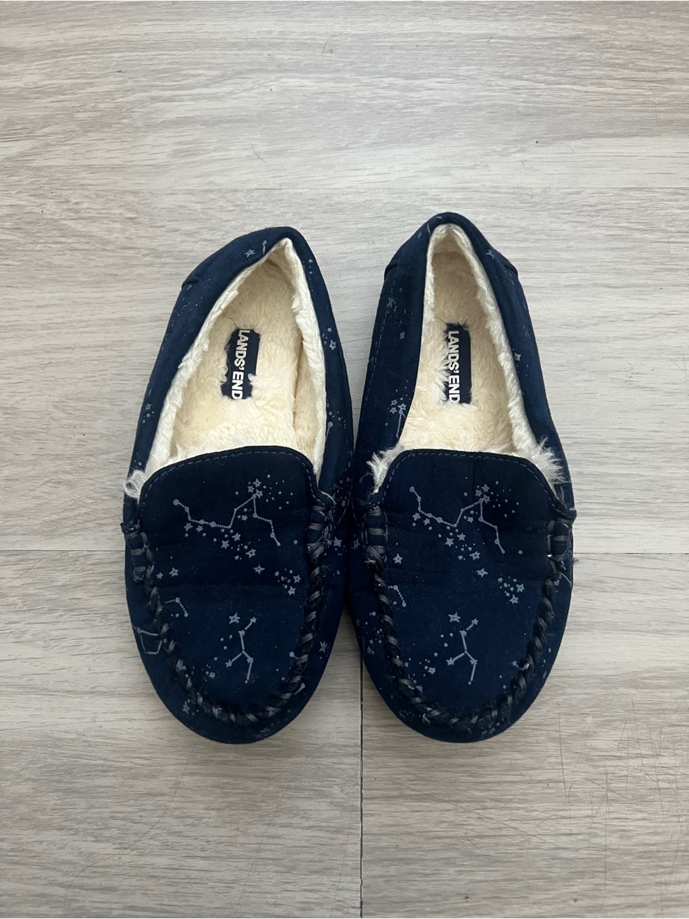 Lands’ End Kids Size 1M Navy Constellation Star Fleece Lined Moccasin Slippers